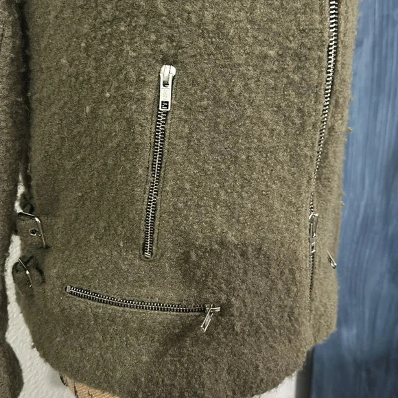 Zara Woman Trendy
Small Coat - Picture 9 of 13